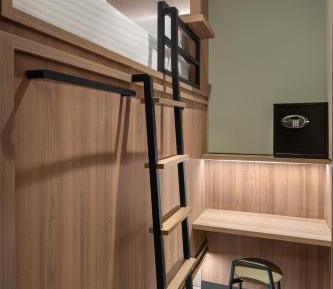 Single Private Pod Room (Upper Pod)