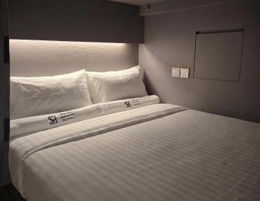 Mixed Dormitory Room