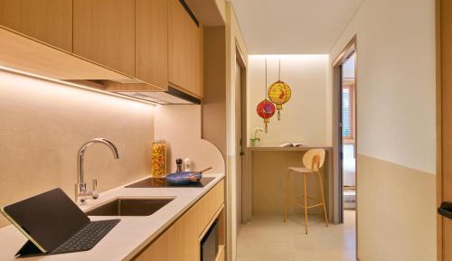 Nano Twin (Shared Kitchenette)