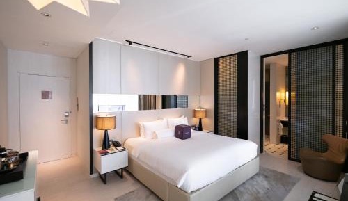 Gabrielle / Camelia Room