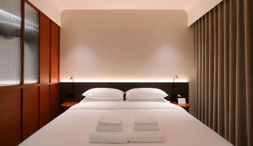 Premier Room