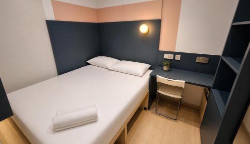Deluxe Queen Room