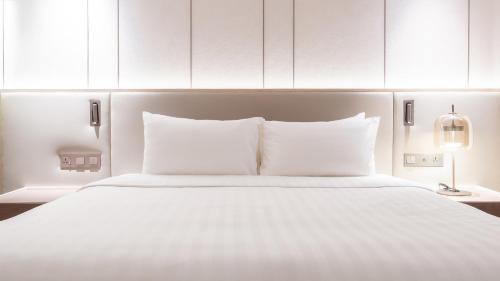 Grand Deluxe King - Newly Refurbished