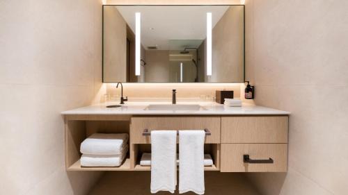 Studio Harbour View King - Newly Refurbished