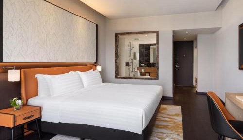 Executive Club King Room with Skyline View