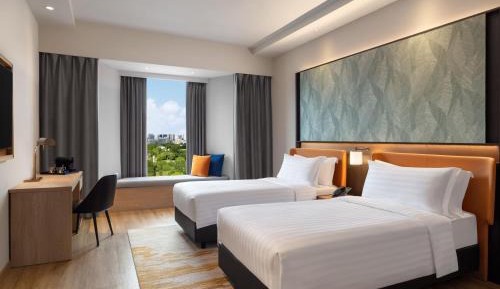 Premier Twin Room with Skyline View