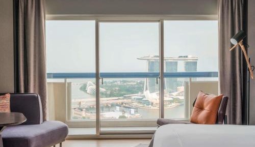 Premier, 1 King, Balcony, City View