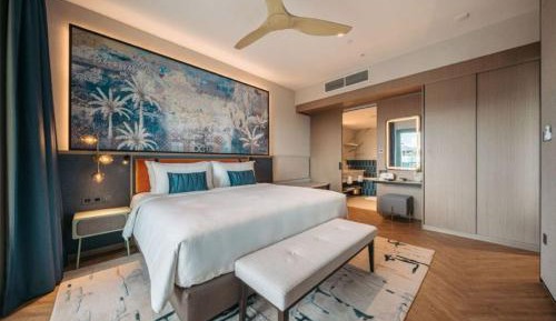 Deluxe Suite