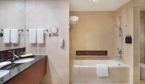 Studio Suite, 1 King Bed, Club Access