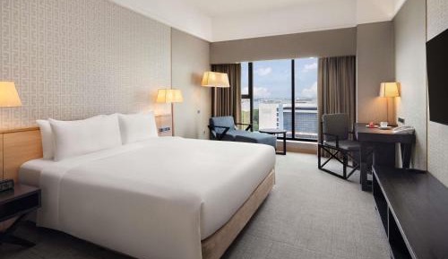 Executive Room, 1 King Bed, Club Access, High Floor