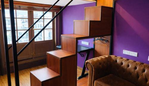 Quadruple, Window, Shared Bathroom