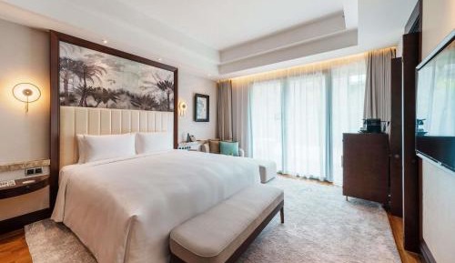 Signature King Room with Garden View, 1 King Bed (Newly Refurbished)