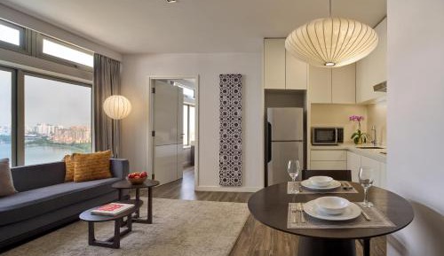 Deluxe One-Bedroom Apartment