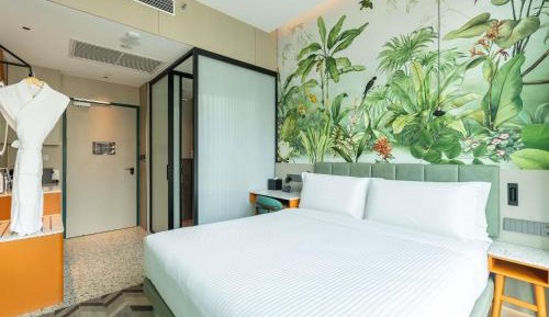 Deluxe Room with 1 Double Bed