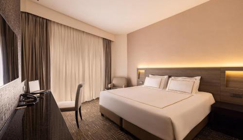 Premier King (1 King Bed) 