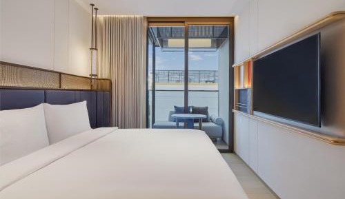 Club Premier King Room with Balcony