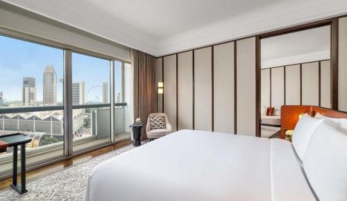 Ambassador Suite, 1 King, 2 Balconies, Lounge Access