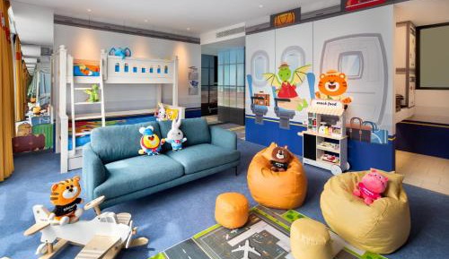 Kiztopia Family Theme Room - Lounge Access
