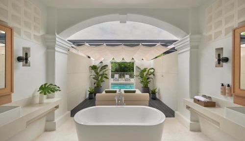 Couple Suite with Direct Access to Pool