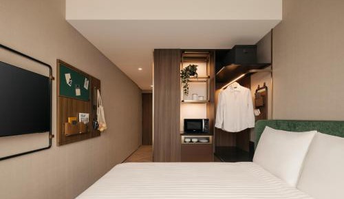 Deluxe Queen Room