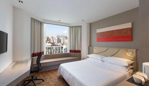 Premium Room, 1 King, River View