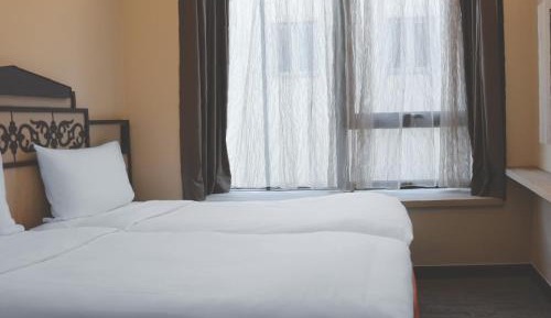 Hamilton Superior Room