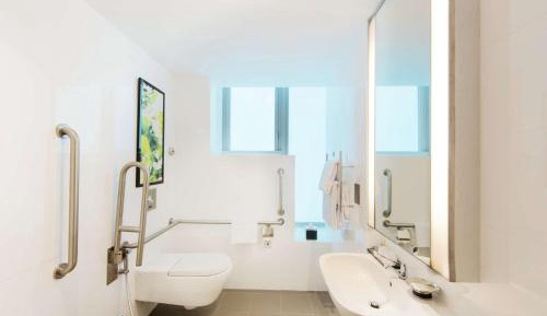 King Room - Mobility Accessible 