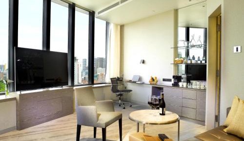 Mint Suite with Skyline Lounge Access