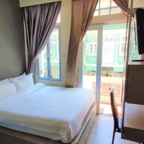 Queen Room with Balcony
