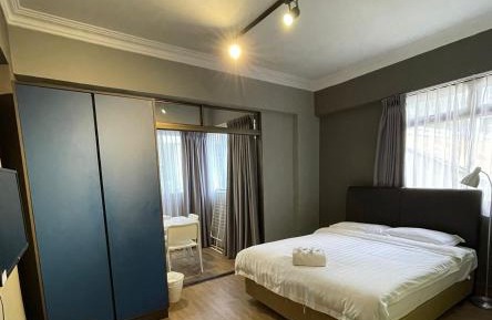 Deluxe Studio