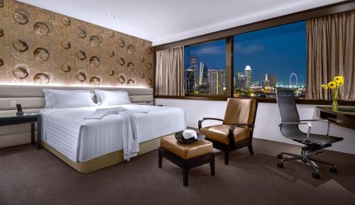 Executive Suite with Lounge Access