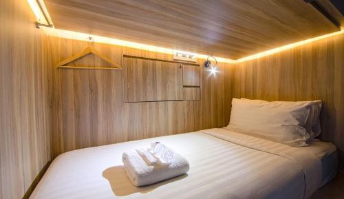 Private Room with 2 Single Capsules