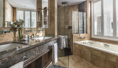 Royal One-Bedroom Suite