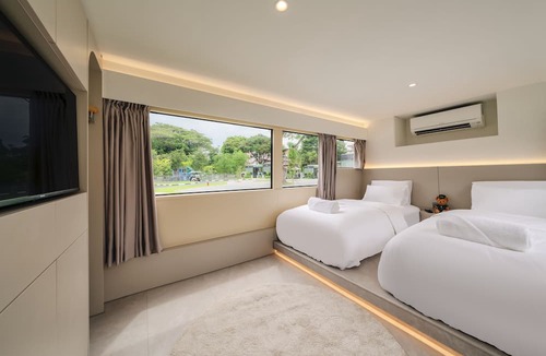 South East Division Resort | The Bus Collective