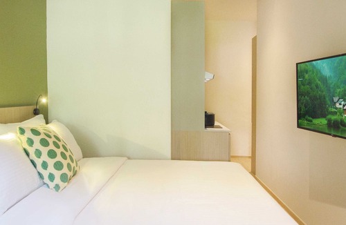 Singapore River Hotel | Coliwoo River Valley 298