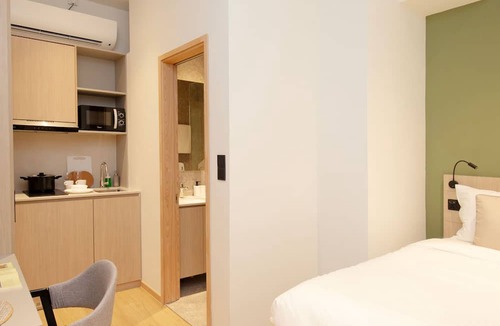 Singapore River Hotel | Coliwoo River Valley 298