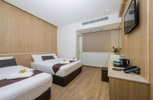 Red Light District Hotel | Hotel 81 Premier Star