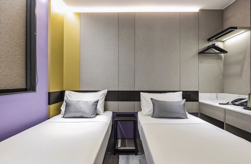 Red Light District Hotel | Hotel 81 Palace