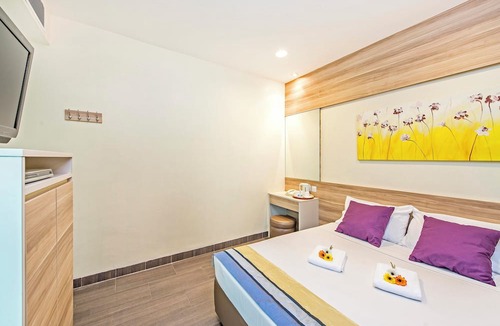 Rochor Hotel | Hotel 81 Dickson
