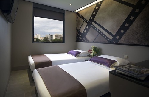 Red Light District Hotel | Hotel 81 Premier Hollywood