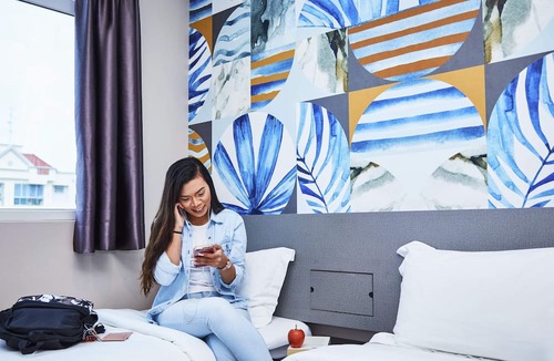 Red Light District Hotel | ibis budget Singapore Sapphire