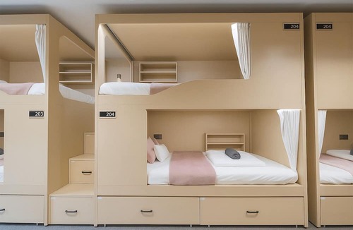 Downtown Singapore Hostel | CoZzzee Hostel