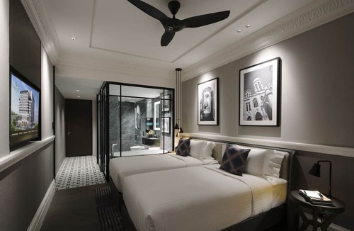 Colonial District Hotel | Grand Park City Hall