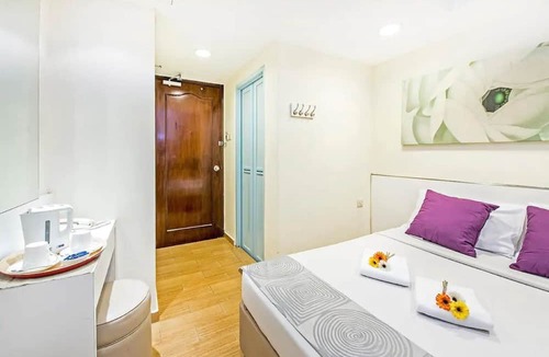 Duxton Hill Hotel | Hotel 81 Cosy