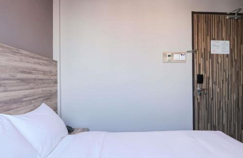 Red Light District Hotel | ibis budget Singapore Clove
