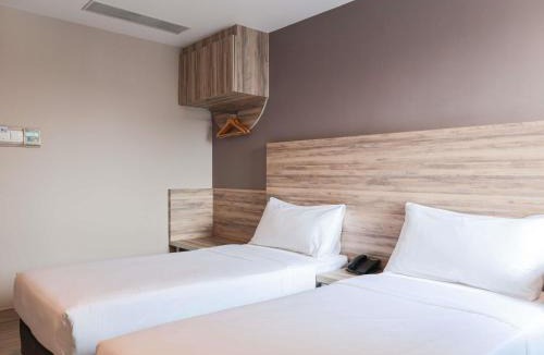 Red Light District Hotel | ibis budget Singapore Clove