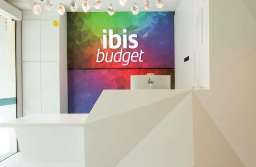 Red Light District Hotel | ibis budget Singapore Olive