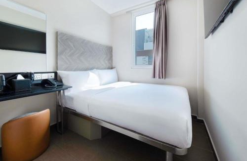 Red Light District Hotel | ibis budget Singapore Dahlia