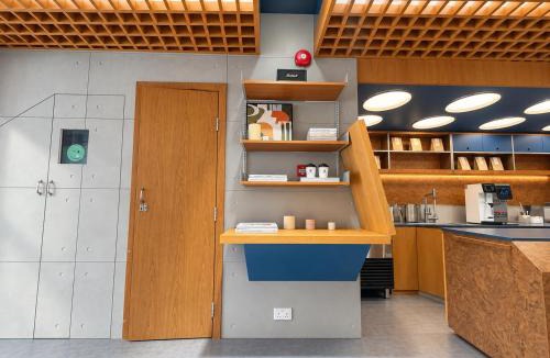 Colonial District Hotel | Aura Hotel Purvis L2