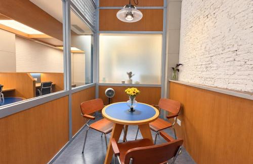 Colonial District Hotel | Aura Hotel Purvis L2